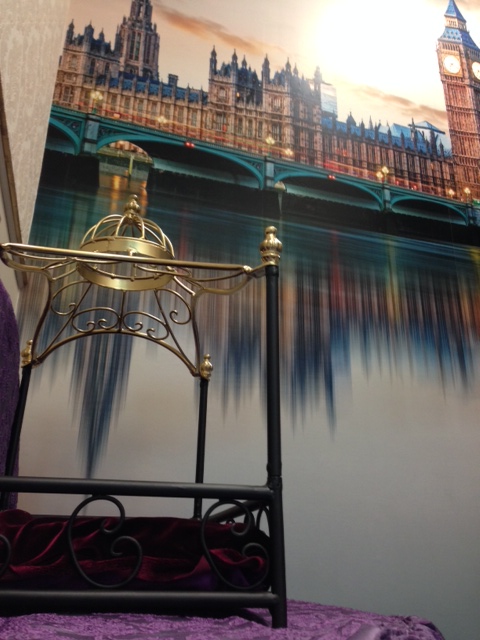 Image of a london suite bed for cat - cat boarding in Brisbane